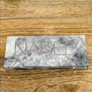 Urban Decay Naked Smoky Pallete